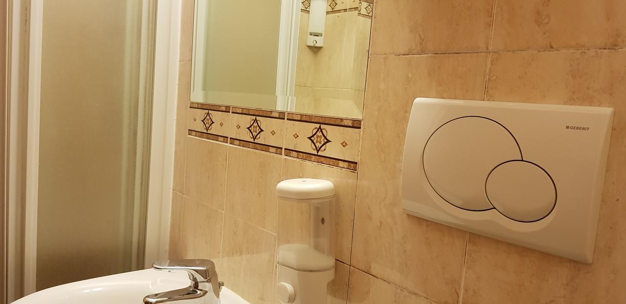 Rainbow Guest House ローマ エクステリア 写真
