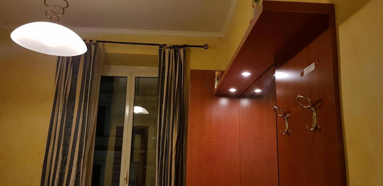 Rainbow Guest House ローマ エクステリア 写真